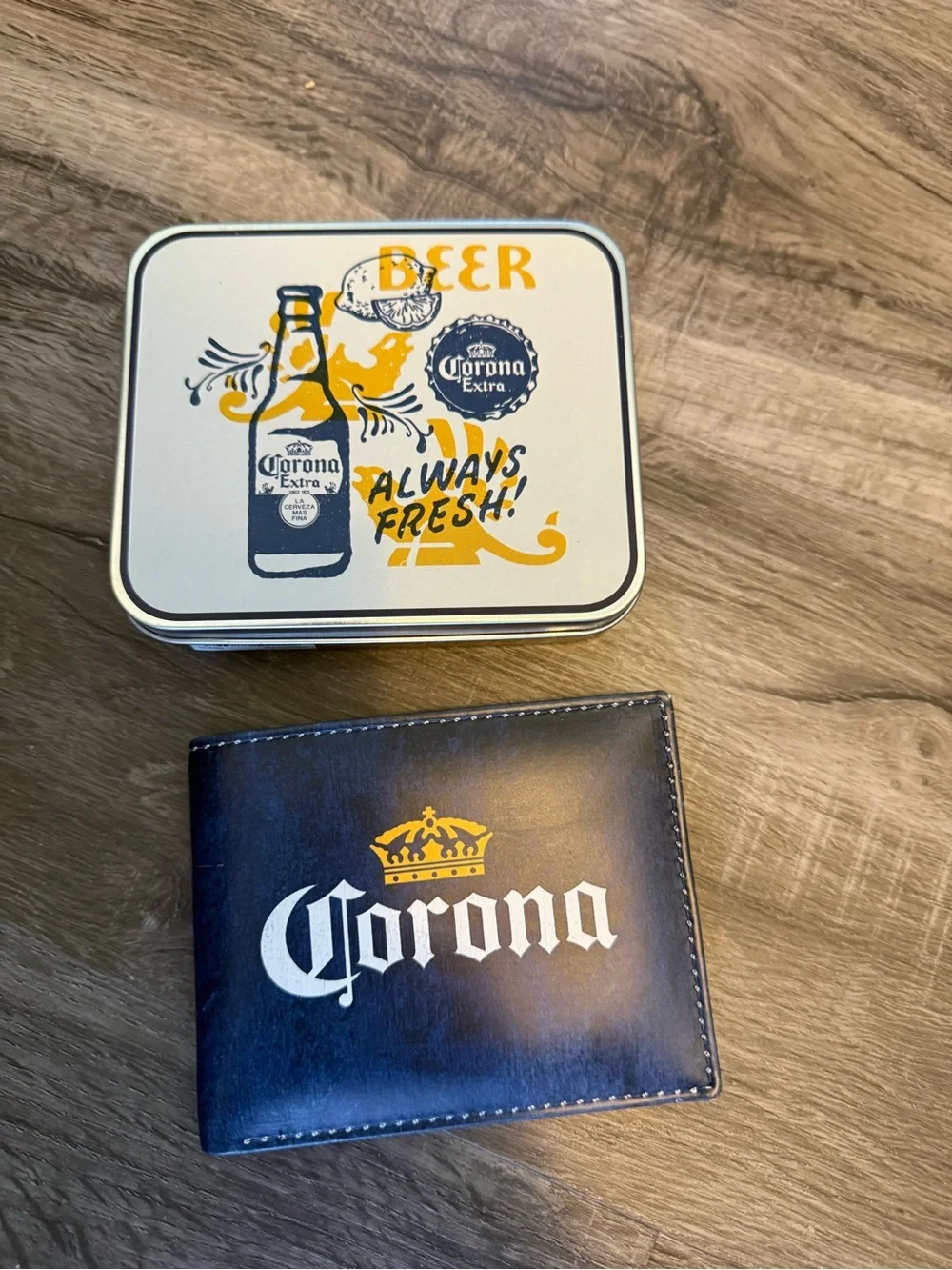 Corona Extra Logo Bi-Fold Wallet with Tin Case